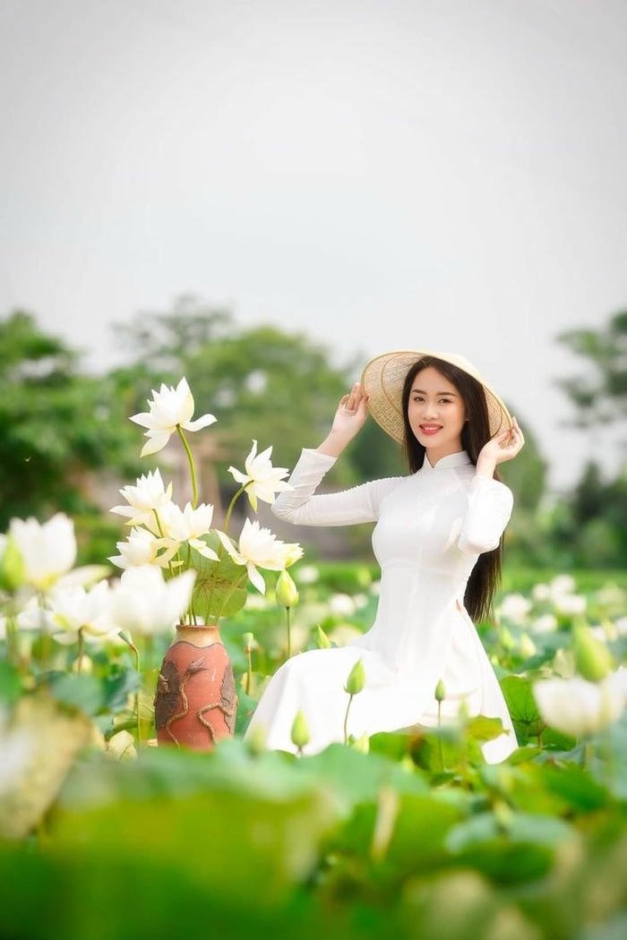 vẻ đẹp mộc mạc và sen