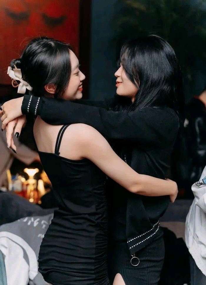 vẻ đẹp nóng bỏng bar