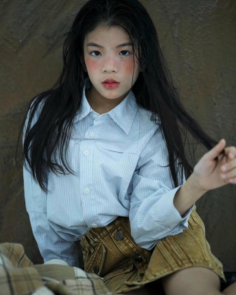 Bé gái xinh lớp 5