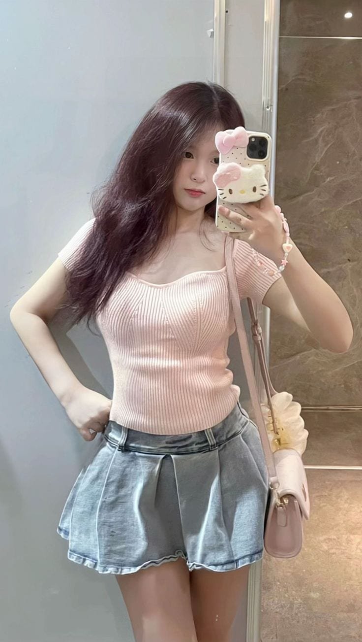 Gái xinh che mặt dịu dàng