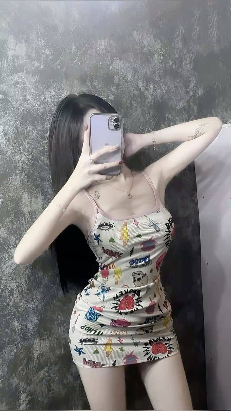 Gái xinh che mặt phong cách