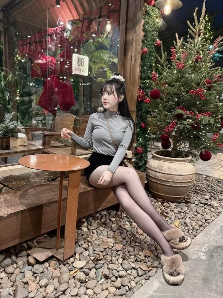 Gái xinh mặc quần tất đẹp