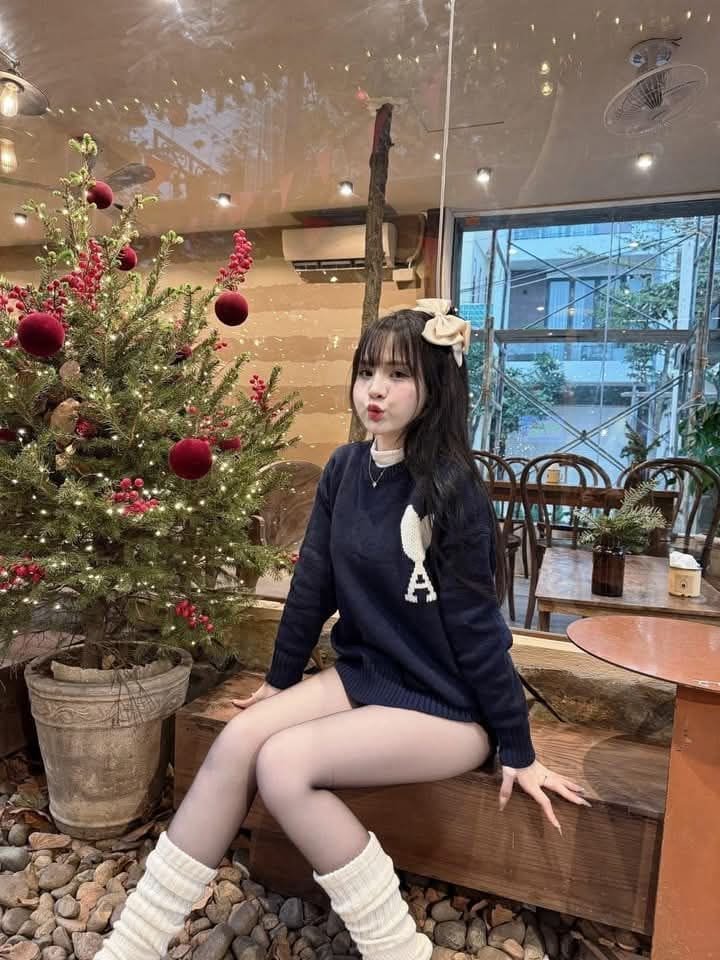 Gái xinh mặc quần tất phong cách