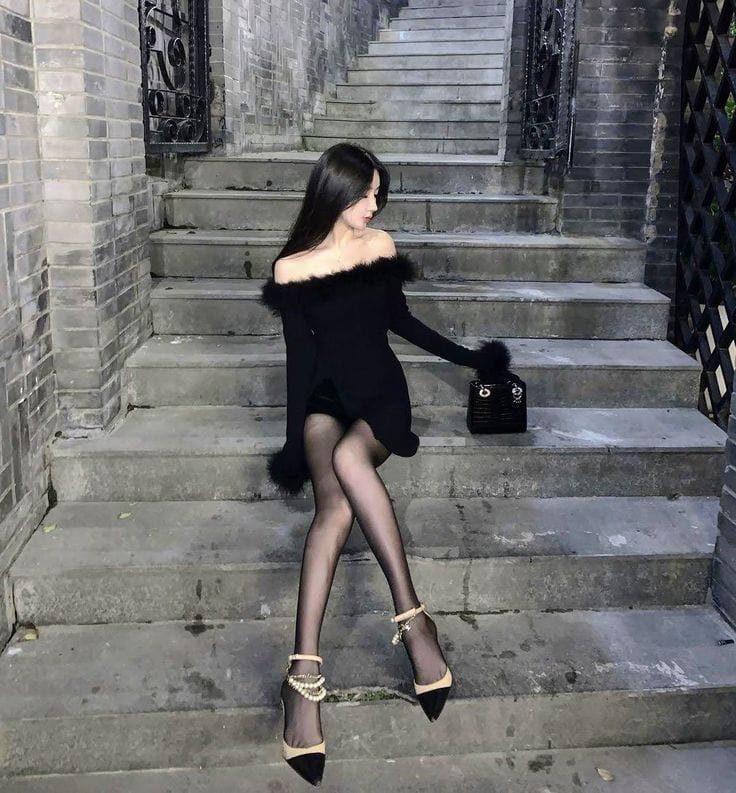 Gái xinh mặc quần tất xinh