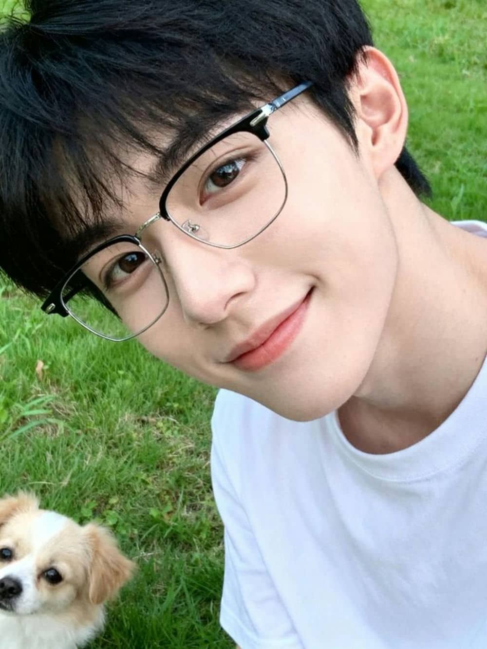 Mặt trai đẹp ánh mắt buồn