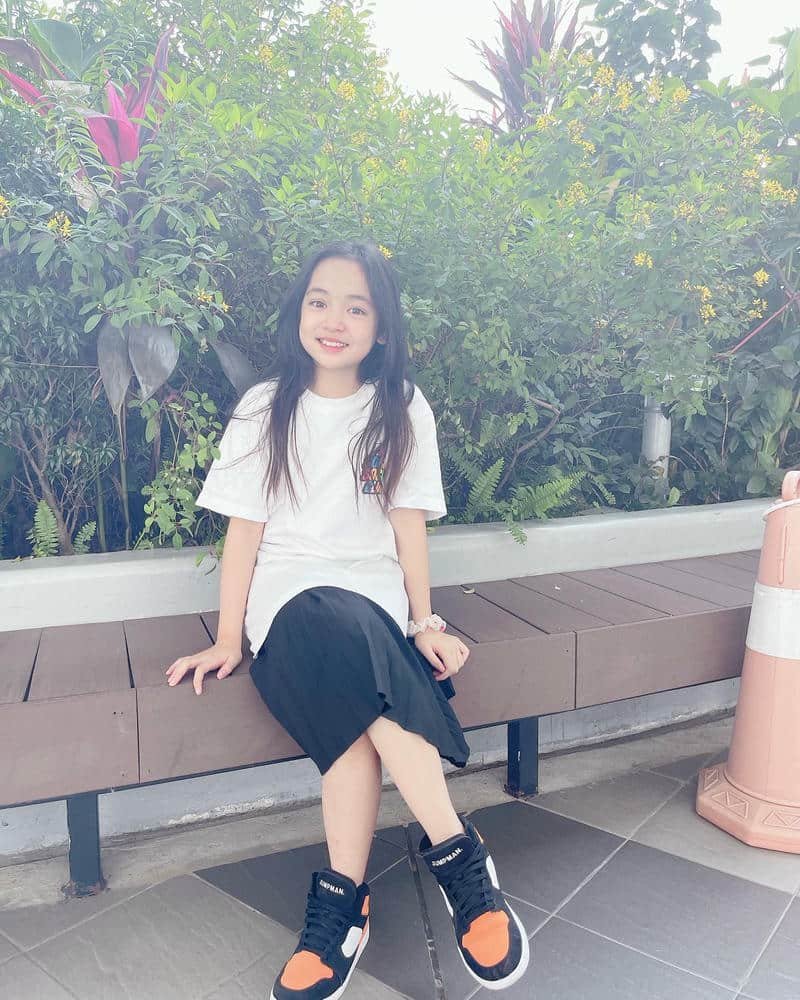 Mẫu gái xinh lớp 5