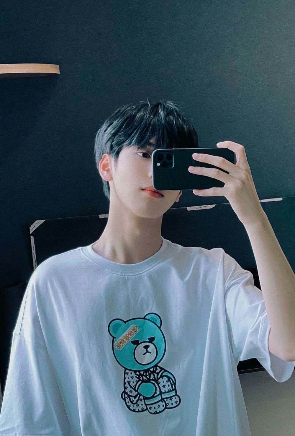 Trai 2k12 che mặt lạnh