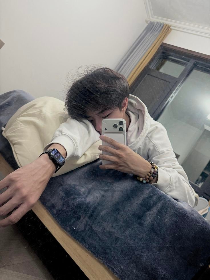 Trai đẹp che mặt đúng ngầu