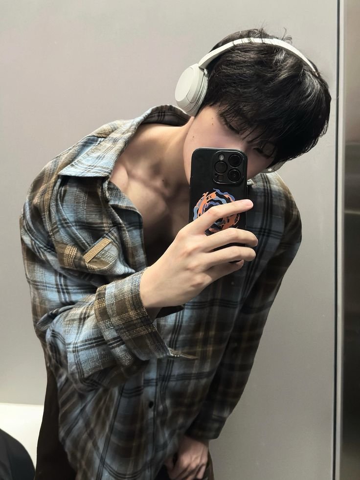 Trai đẹp che mặt style ngầu