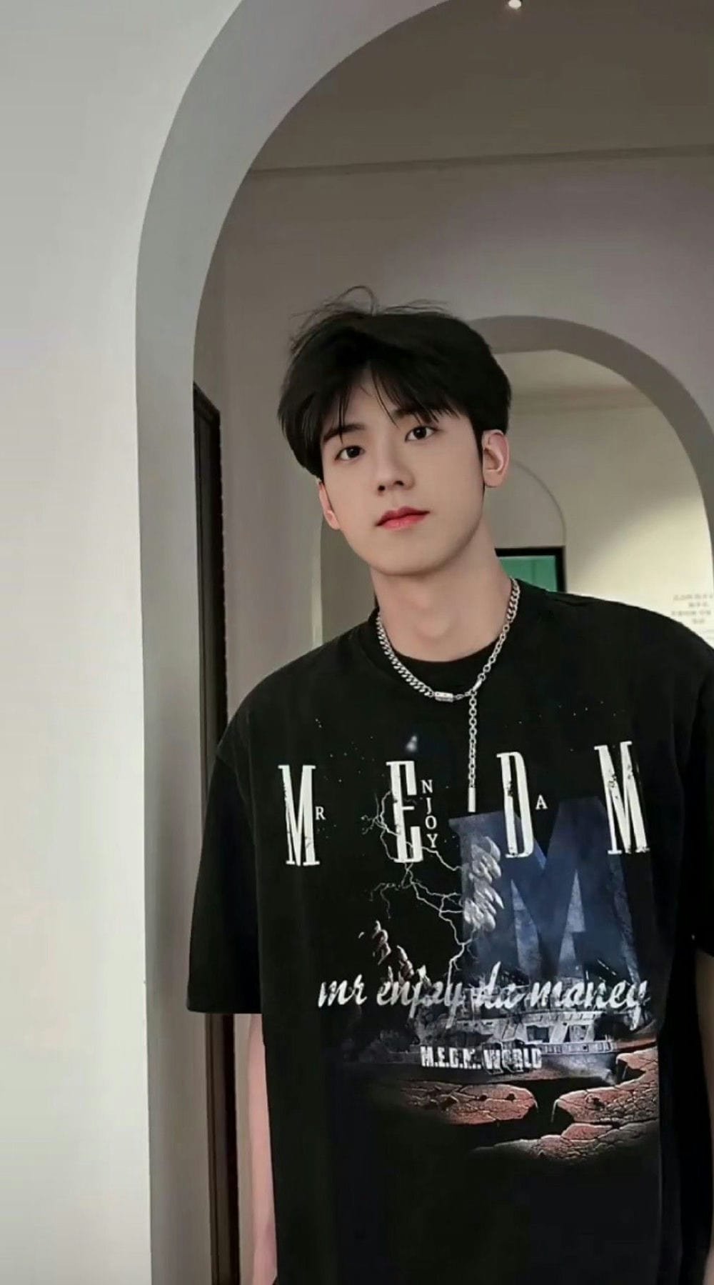 Trai hàn quốc vẻ lạnh lùng