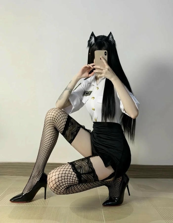 ảnh cô gái xinh mặc quần tất