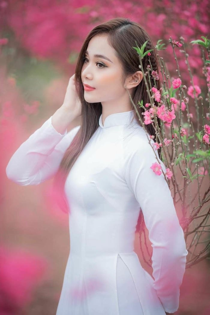 ảnh gái xinh áo dài tết duyên dáng