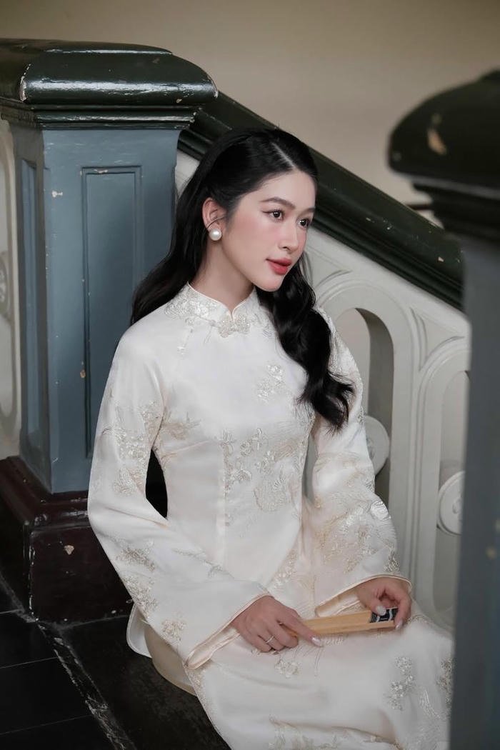 ảnh gái xinh áo dài trắng chụp ảnh