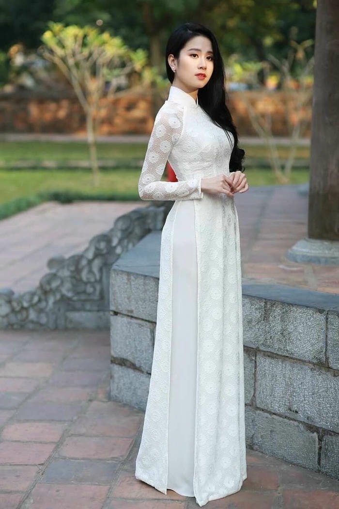 ảnh gái xinh áo dài trắng dịu dàng