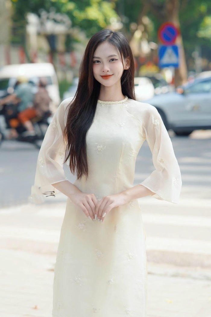 ảnh gái xinh mặc áo dài trắng