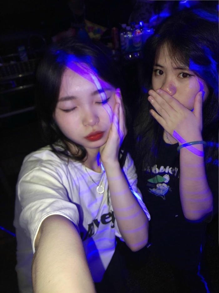 ảnh gái xinh quẩy bar đẹp