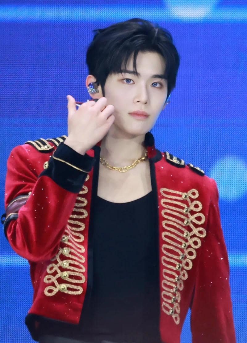 ảnh mặt trai đẹp phong cách