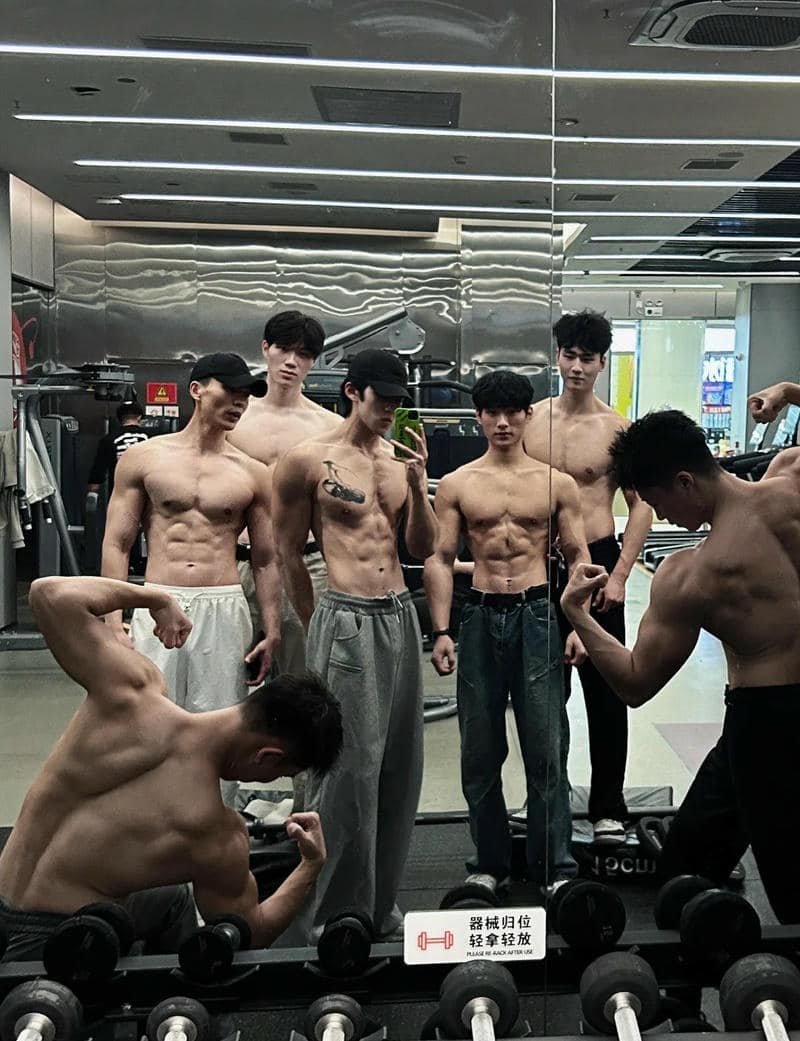 ảnh trai trung quốc 6 múi ngầu