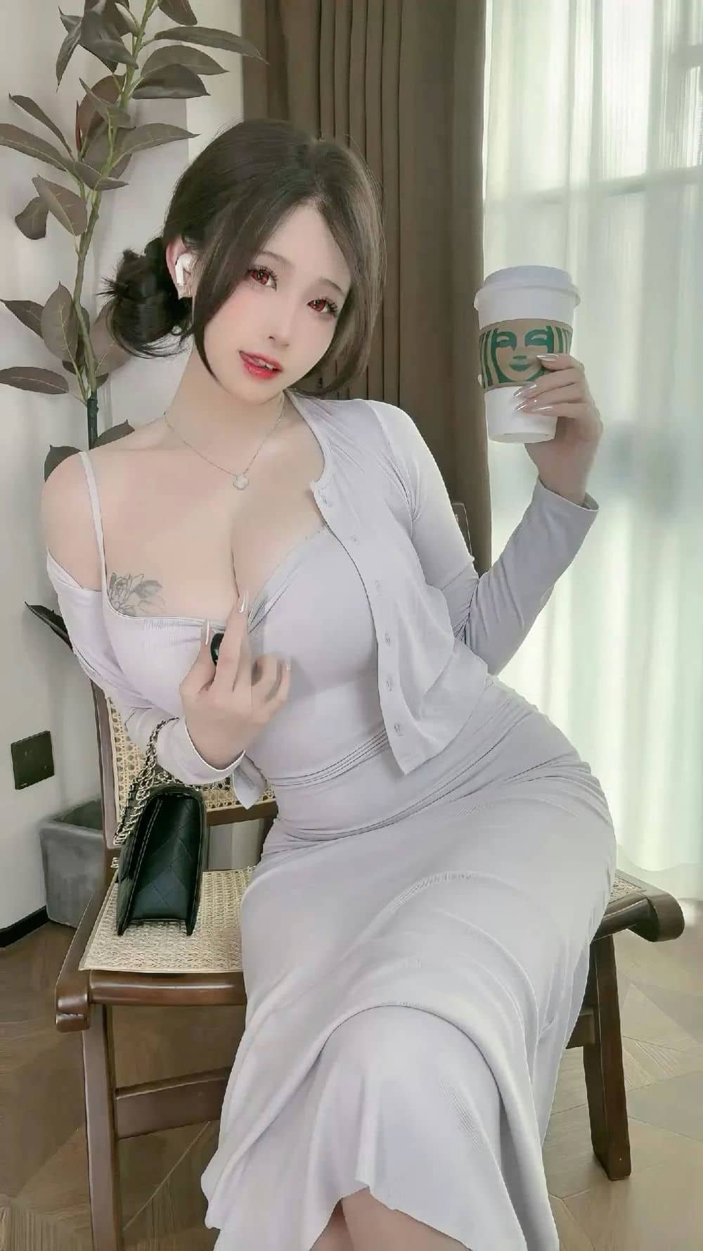 bộ ảnh gái ngực khủng.