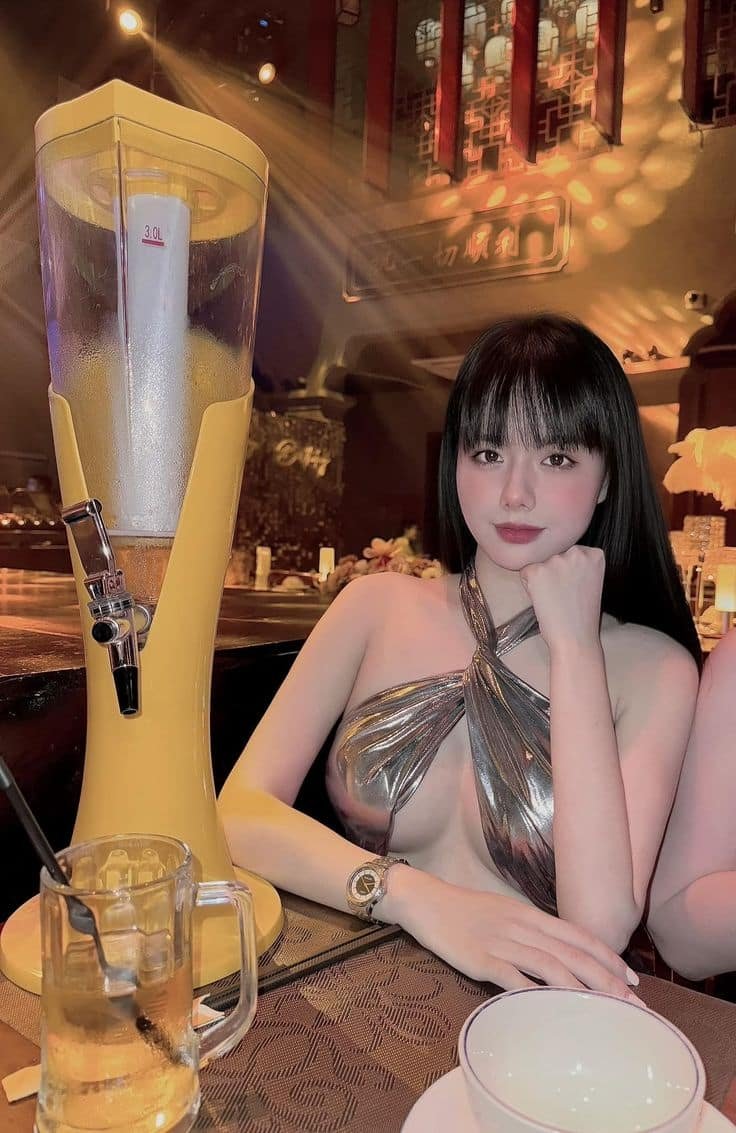 bộ ảnh xinh quẩy bar.