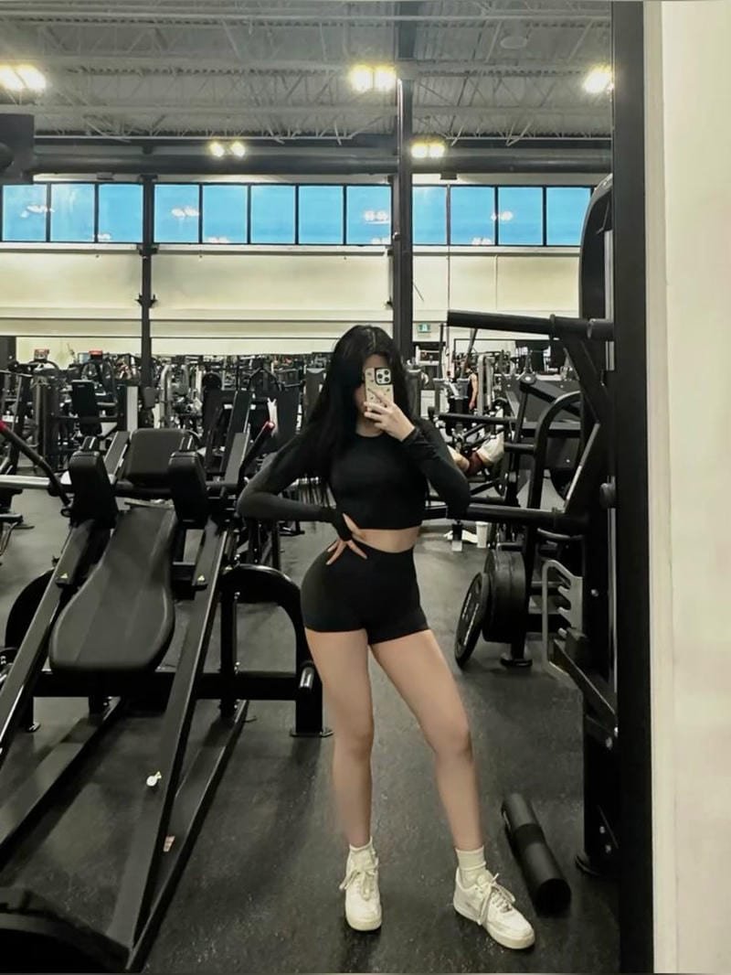 gái xinh gym selfie
