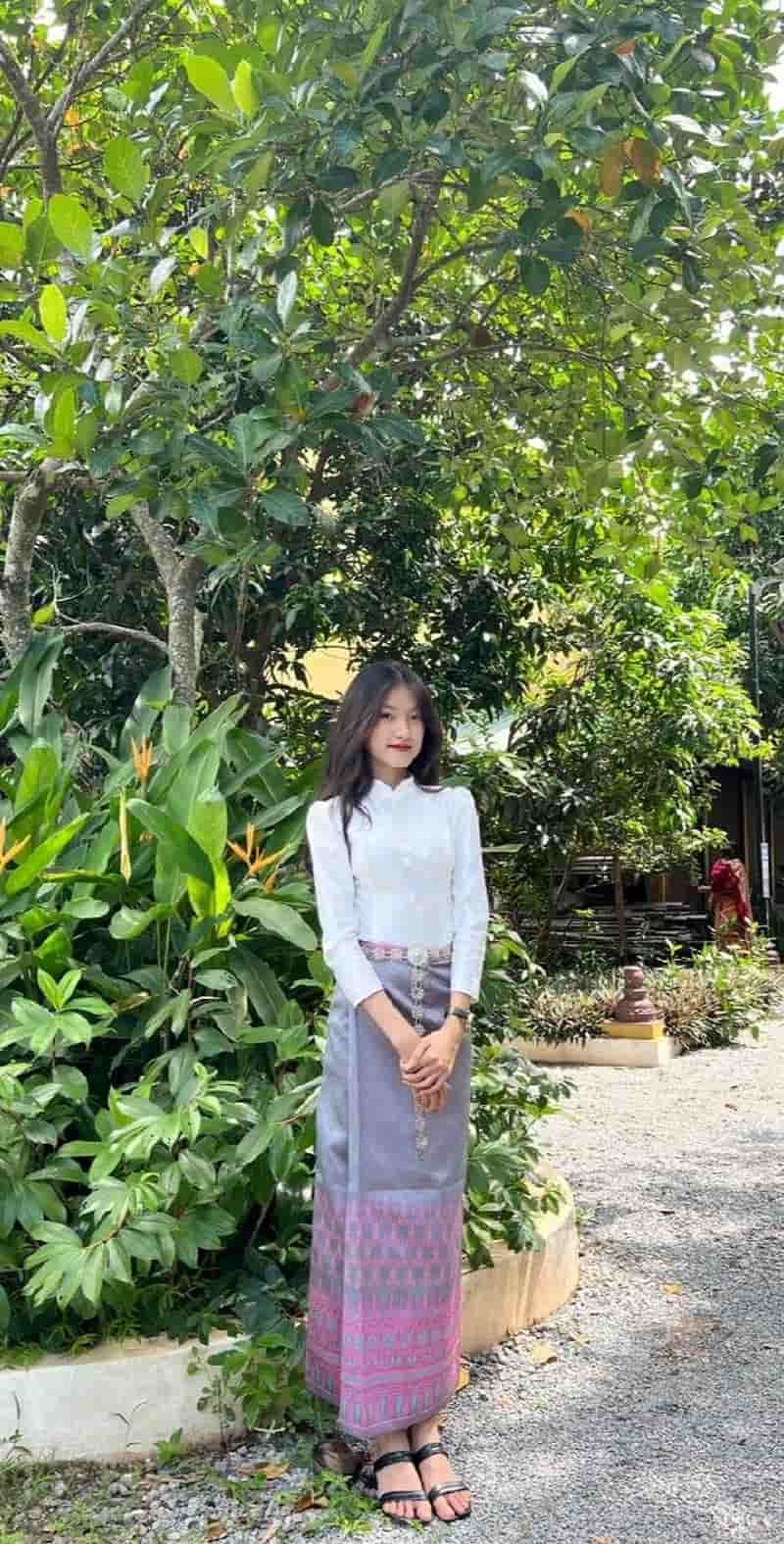 gái xinh lào dễ thương