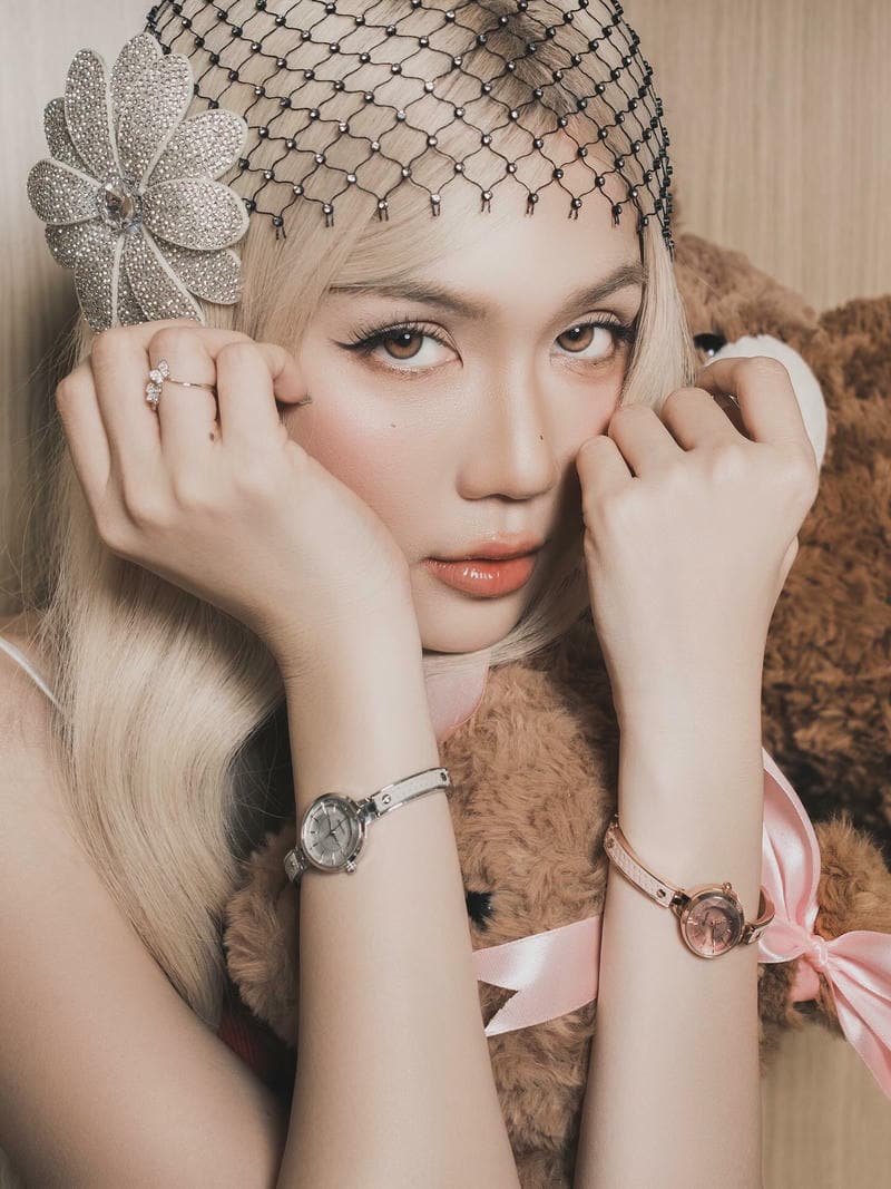 gái xinh showbiz trẻ trung