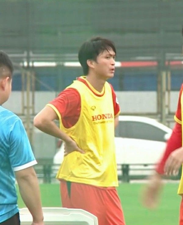 meme chống nạnh 1