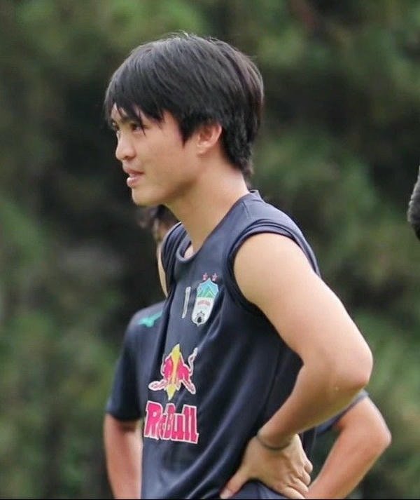 meme chống nạnh 3