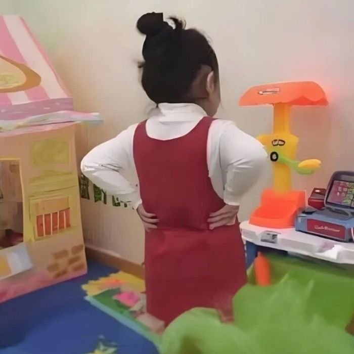 meme chống nạnh biểu cảm tức giận