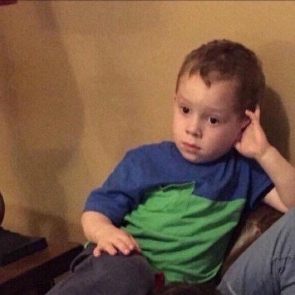 meme chống tay ngơ ngác