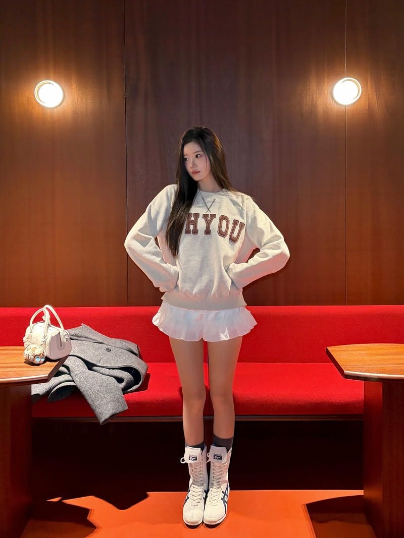 gái xinh hàn quốc váy ngắn trẻ trung 