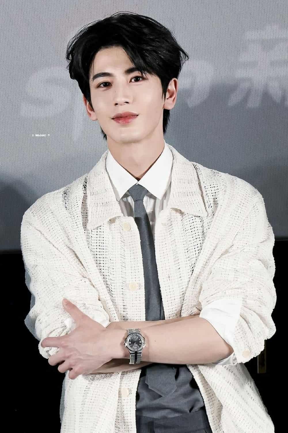 trai đẹp ngầu lạnh lùng.