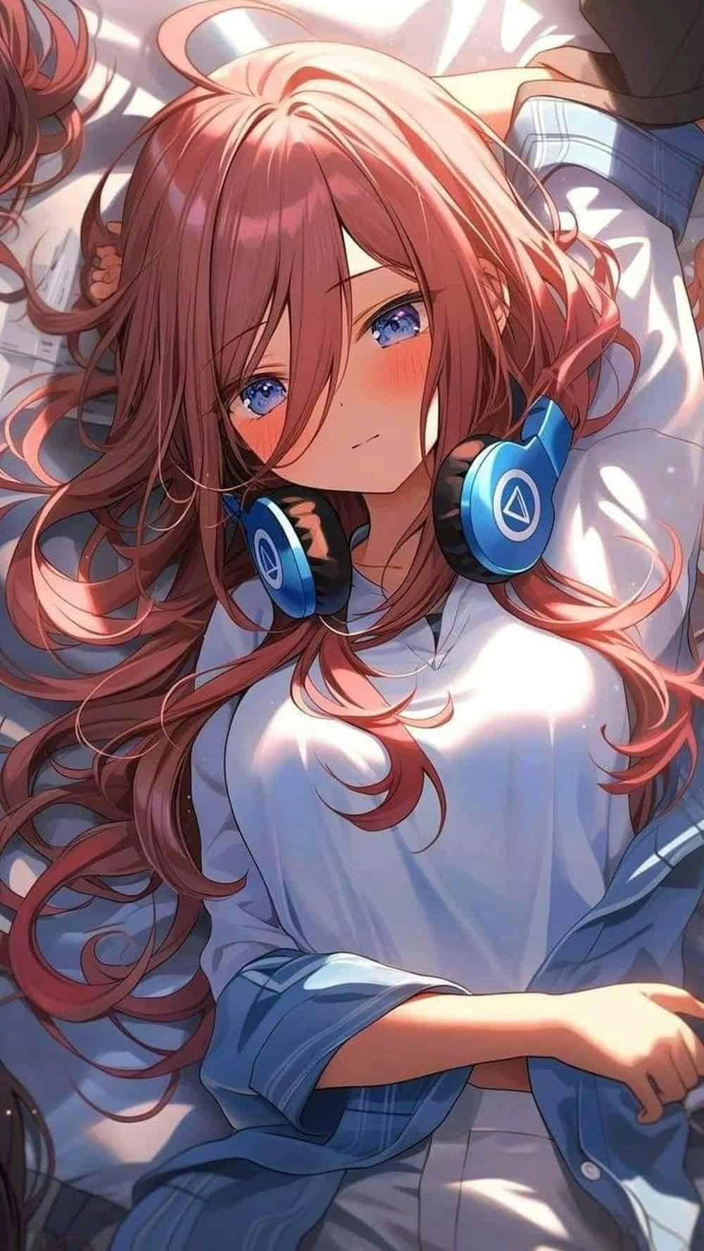 Miku nakano tạo dáng cute