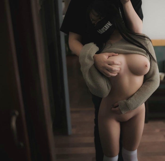 Ảnh khoả thân Việt, dâm thủy chảy thân trắng nõn