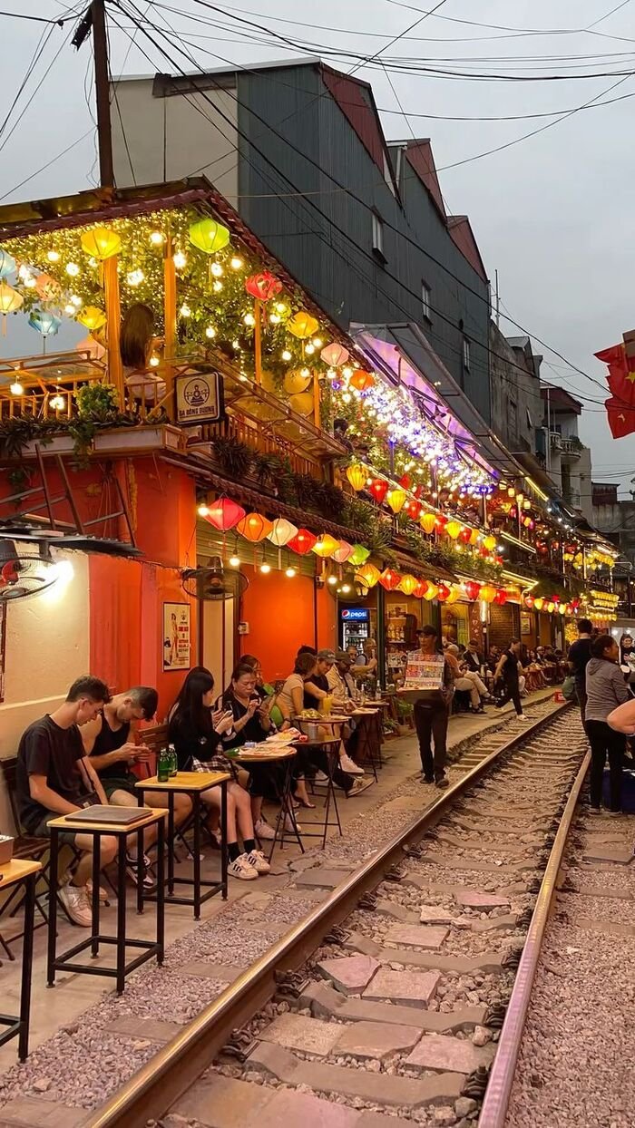 Hình nền Việt Nam đẹp cho điện thoại cảnh đường tàu