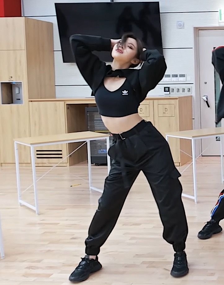gái xinh nhảy tiktok