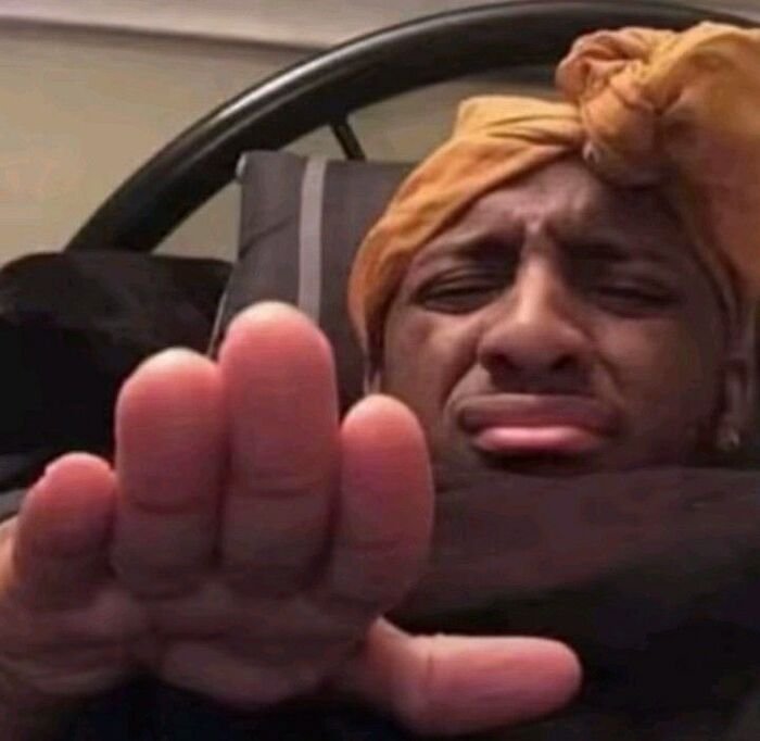 meme anh da đen nhìn chằm chằm