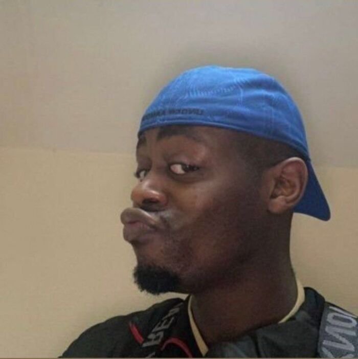 meme anh da đen nhìn ngạc nhiên