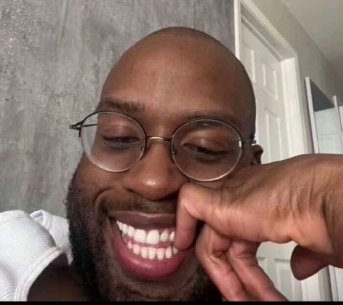 meme anh da đen phản ứng ngáo